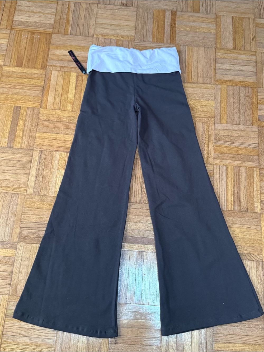 Fold-Over Waist Flare Yoga Pants - Picture 4 of 4